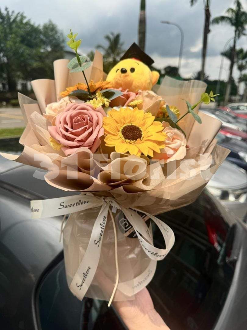 Winnie Sunflower Rose Bouquet 维尼向日葵玫瑰香皂花束